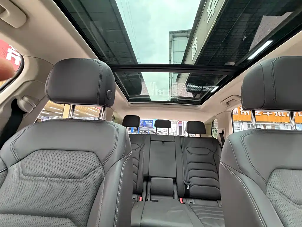 Volkswagen Touareg 2023 2.0TSI R-Line 2024 - thumbnail 28