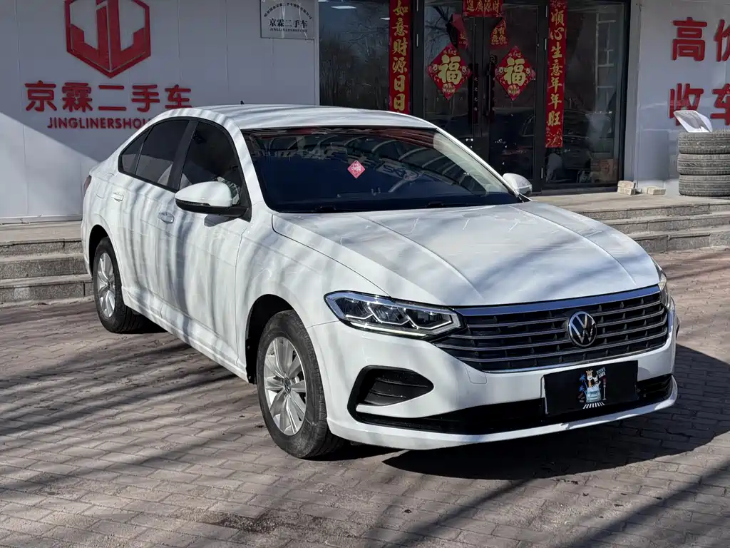 Volkswagen Lavida 2023 1.5L Automatic DEYI Edition 2022 - thumbnail 3