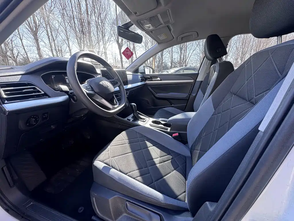 Volkswagen Lavida 2023 1.5L Automatic DEYI Edition 2022 - thumbnail 7