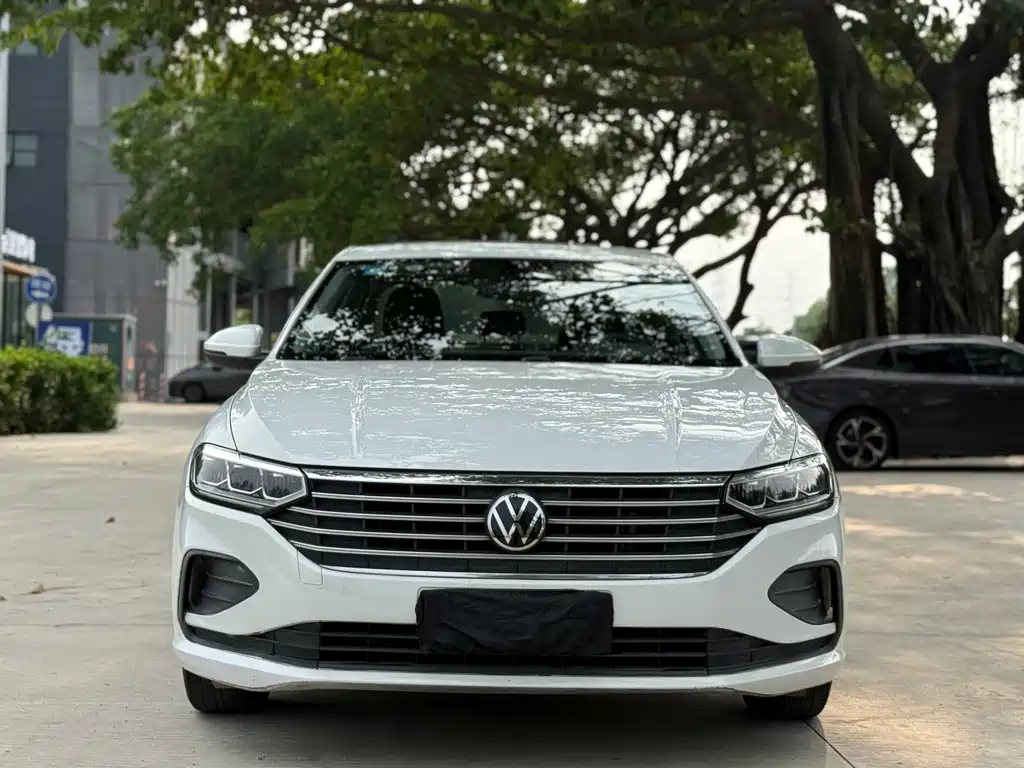 Volkswagen Lavida 2023 1.5L Automatic DE Version 2022 - thumbnail 2
