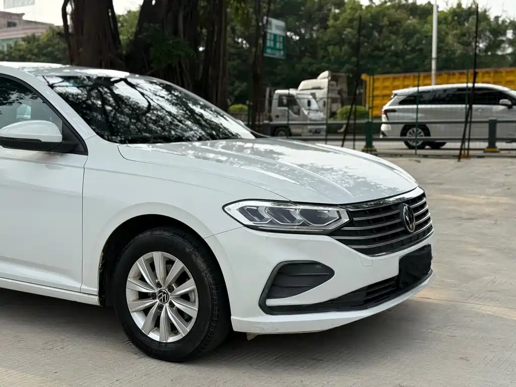 Volkswagen Lavida 2023 1.5L Automatic DE Version 2022 - thumbnail 6