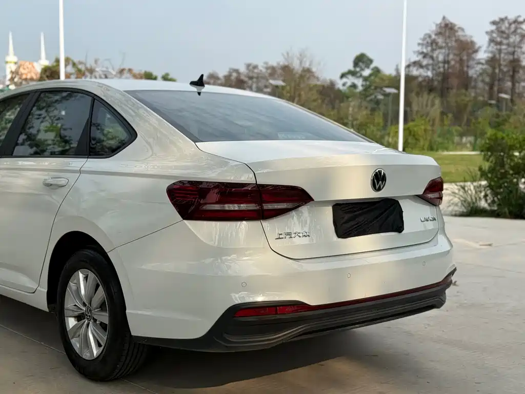 Volkswagen Lavida 2023 1.5L Automatic DE Version 2022 - thumbnail 7