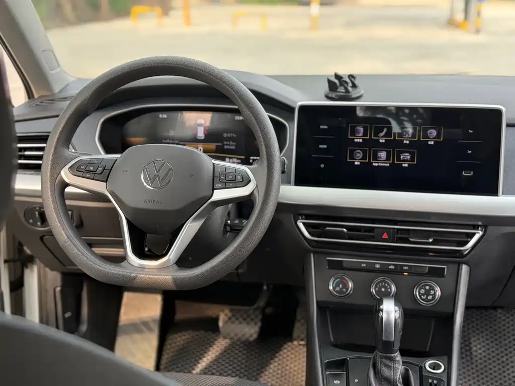 Volkswagen Lavida 2023 1.5L Automatic DE Version 2022 - thumbnail 10