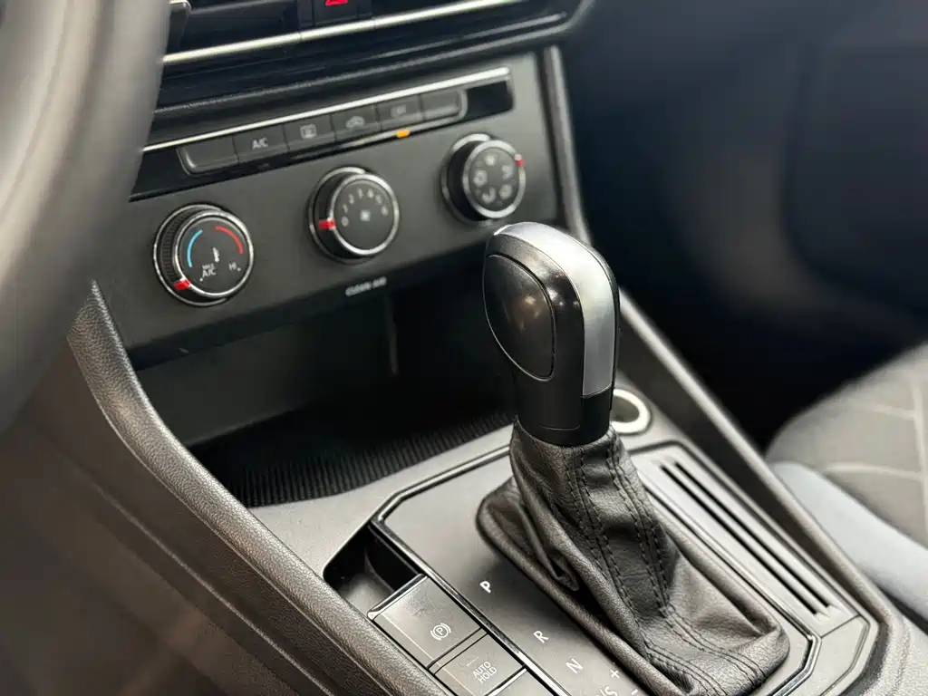 Volkswagen Lavida 2023 1.5L Automatic DE Version 2022 - thumbnail 12