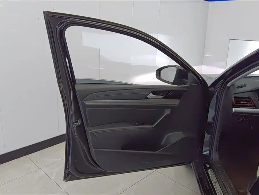 Volkswagen Lavida 2023 300TSI DSG Starry Sky Full Comfort Edition 2023 - thumbnail 7