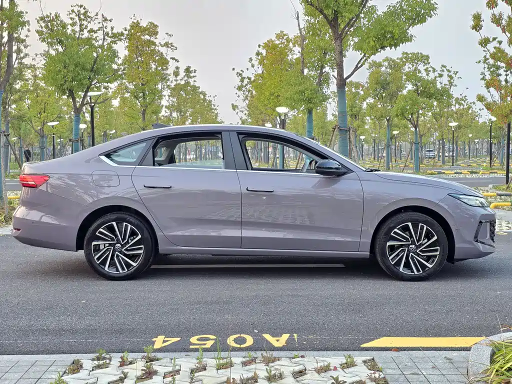 Volkswagen Lavida 2026 Pro 300TSI Starry Sky Smart Edition 2025 - thumbnail 8
