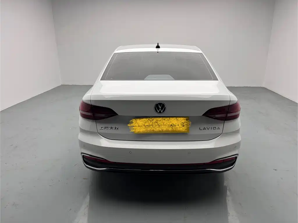 Volkswagen Lavida 2023 1.5L Automatic Five Million Edition 2023 - thumbnail 5