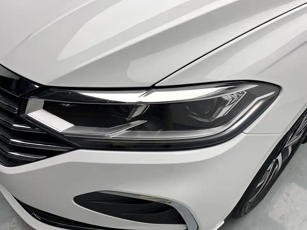 Volkswagen Lavida 2023 1.5L Automatic Five Million Edition 2023 - thumbnail 9