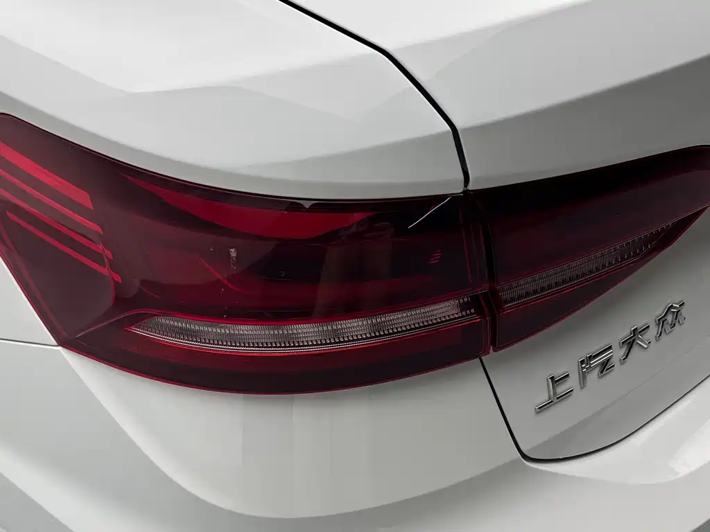 Volkswagen Lavida 2023 1.5L Automatic Five Million Edition 2023 - thumbnail 10
