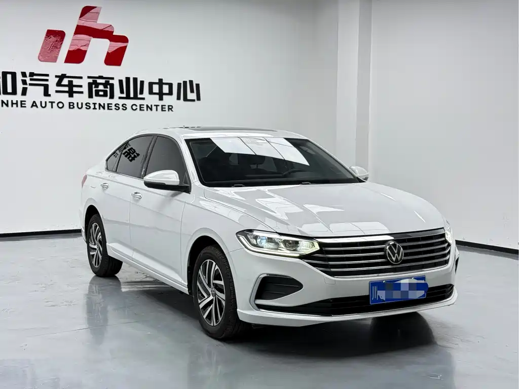 Volkswagen Lavida 2023 1.5L Automatic ManYi Edition 2022 - thumbnail 3