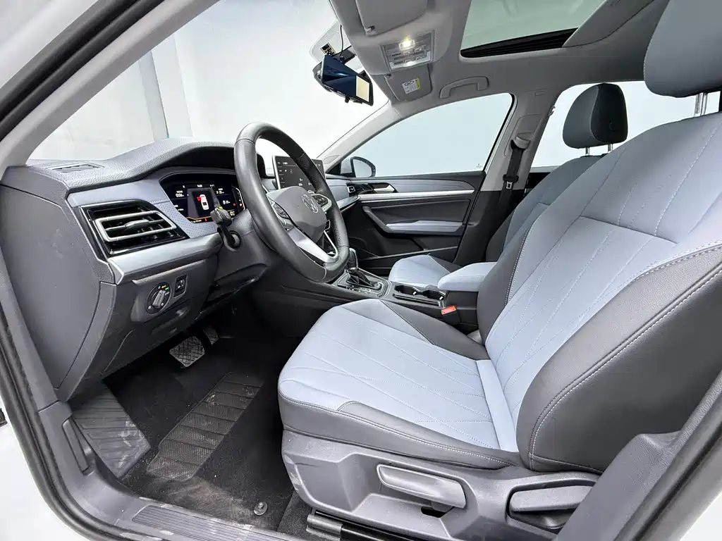 Volkswagen Lavida 2023 1.5L Automatic ManYi Edition 2022 - thumbnail 6