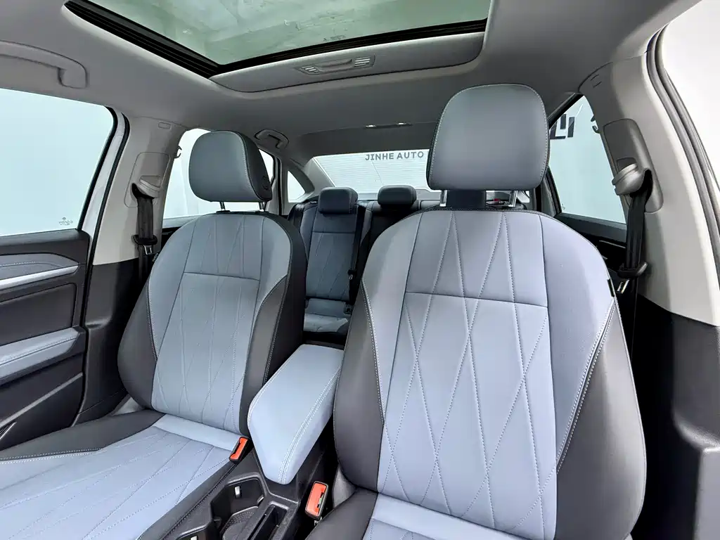 Volkswagen Lavida 2023 1.5L Automatic ManYi Edition 2022 - thumbnail 8