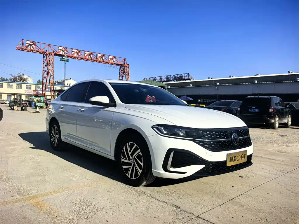 Volkswagen Lavida 2026 1.5L Automatic Starry Sky Five Million Edition 2026 - thumbnail 3