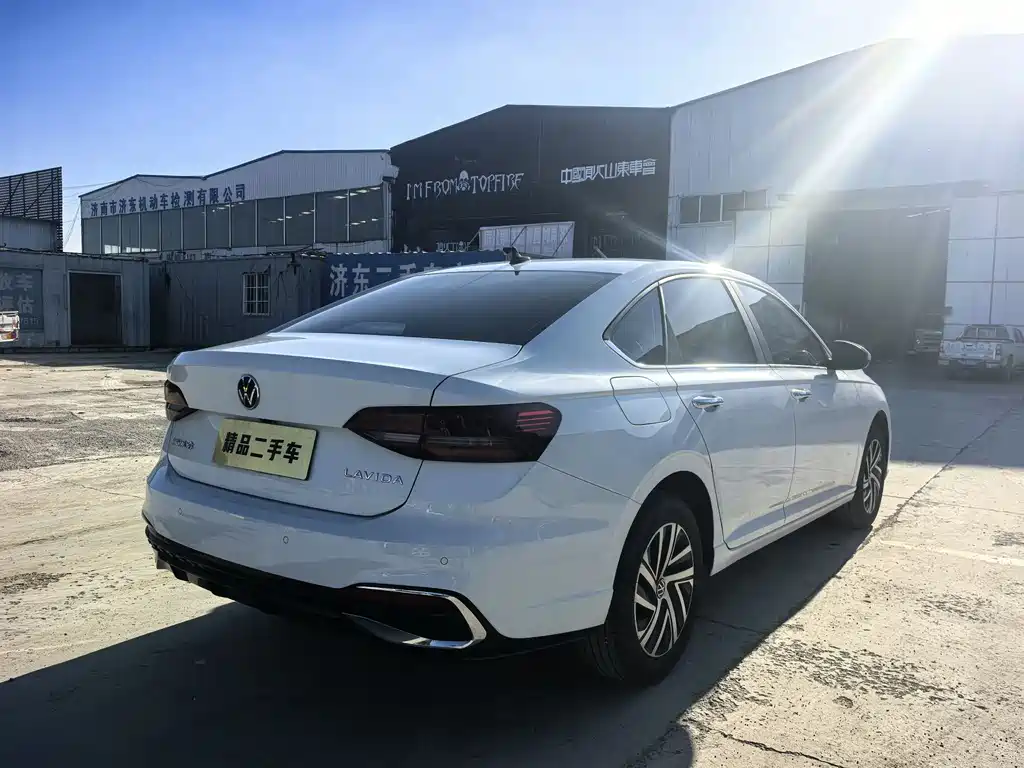 Volkswagen Lavida 2026 1.5L Automatic Starry Sky Five Million Edition 2026 - thumbnail 4