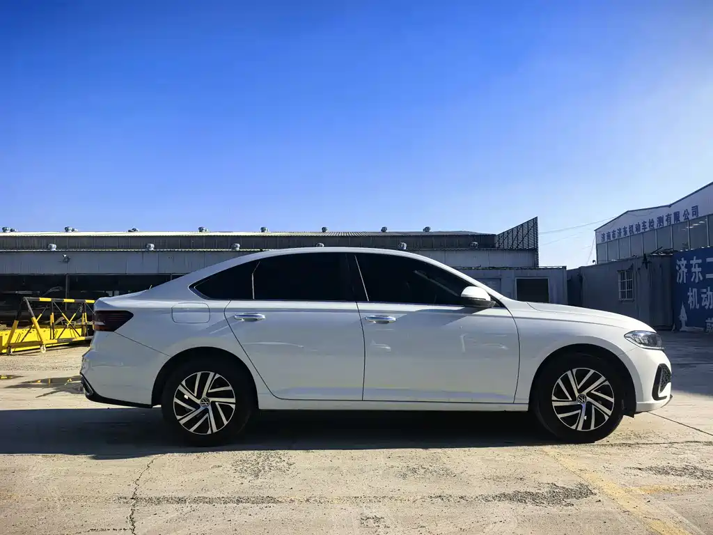 Volkswagen Lavida 2026 1.5L Automatic Starry Sky Five Million Edition 2026 - thumbnail 5