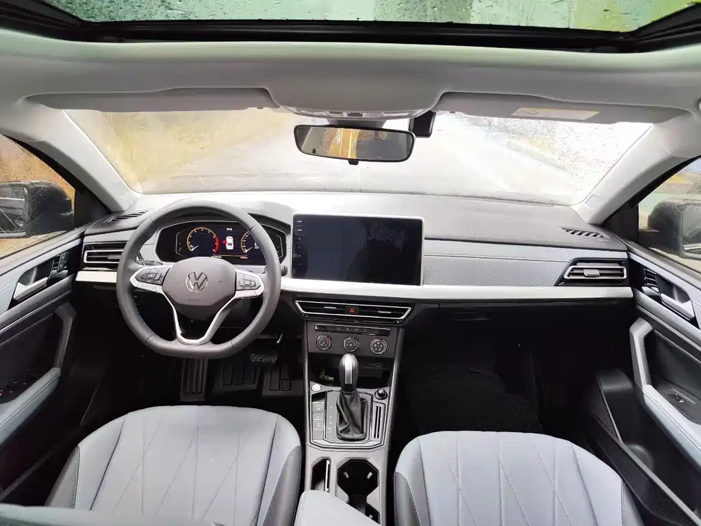 Volkswagen Lavida 2026 1.5L Automatic Starry Sky Five Million Edition 2025 - thumbnail 4