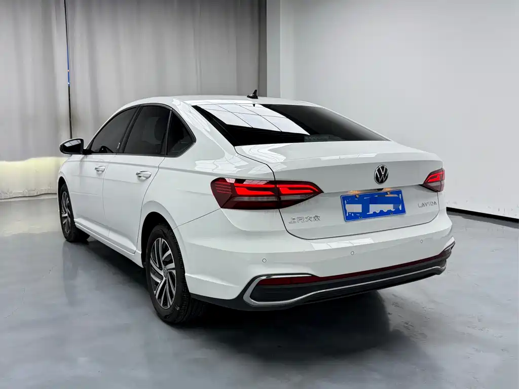 Volkswagen Lavida 2023 1.5L Automatic ManYi Edition 2022 - thumbnail 12
