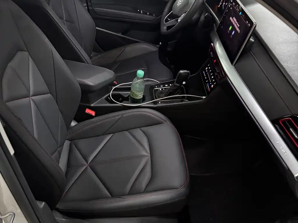 Volkswagen Lavida 2026 300TSI DSG Starry Sky Full Edition 2026 - thumbnail 4