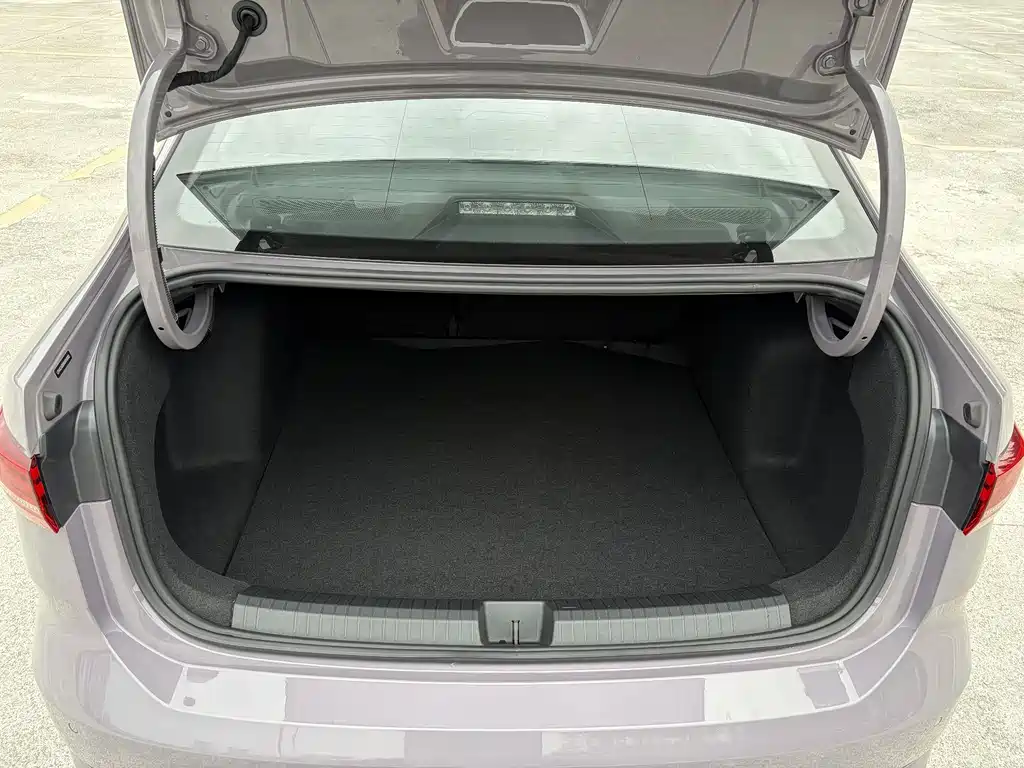 Volkswagen Lavida 2026 Pro 300TSI Smart Edition 2026 - thumbnail 5