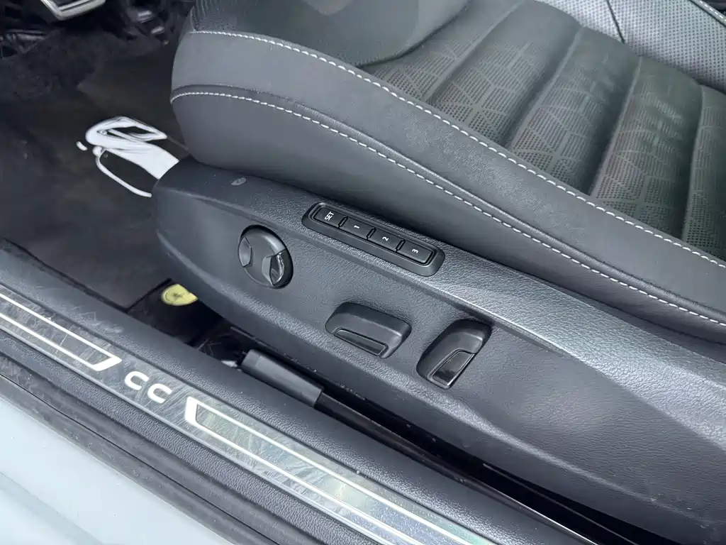 Volkswagen Faw-Volkswagen CC 2023 380TSI Dazzling Edition 2023 - thumbnail 6