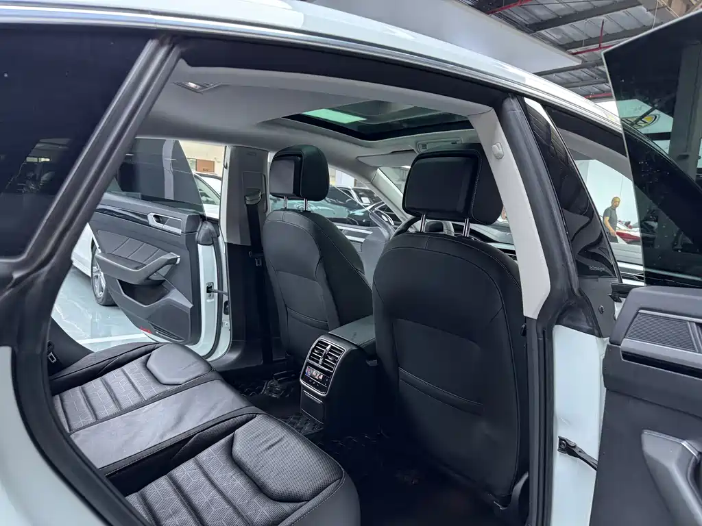 Volkswagen Faw-Volkswagen CC 2023 380TSI Dazzling Edition 2023 - thumbnail 17