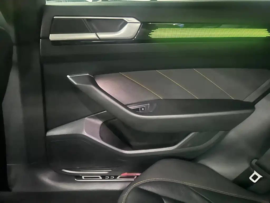 Volkswagen Faw-Volkswagen CC 2023 380TSI Dusm Edition 2023 - thumbnail 9