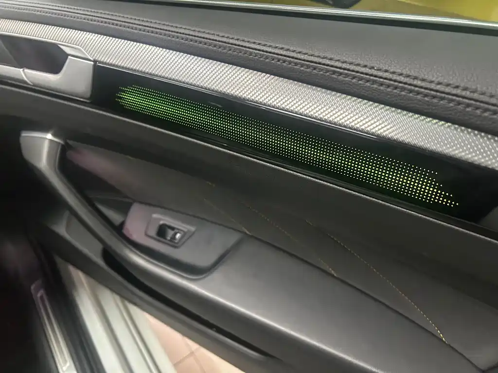 Volkswagen Faw-Volkswagen CC 2023 380TSI Dusm Edition 2023 - thumbnail 17