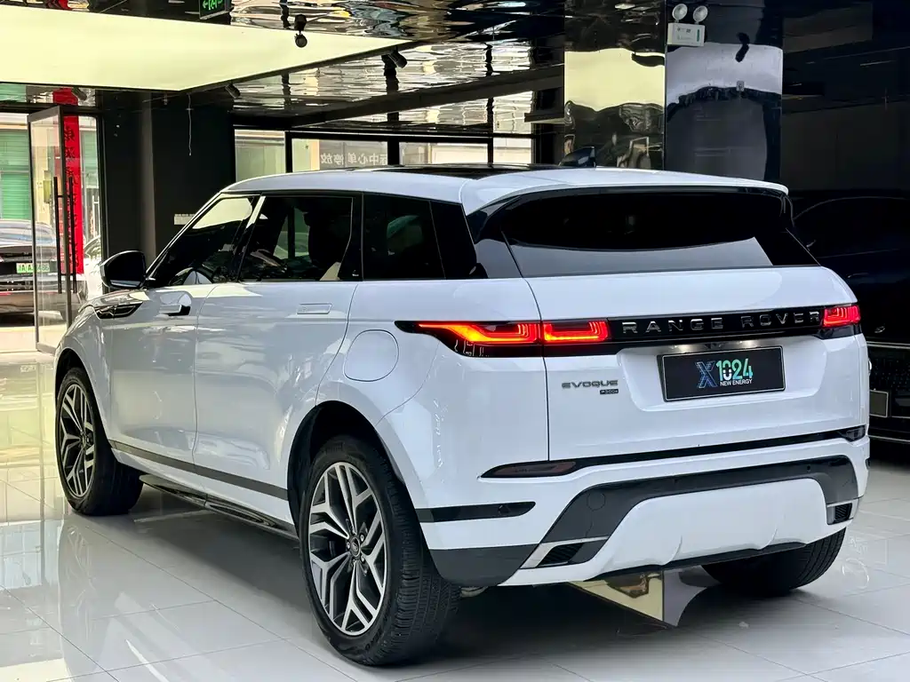 Land Rover Range Rover Evoque L P300e PHEV 2023 - thumbnail 6