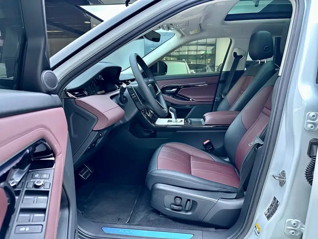 Land Rover Range Rover Evoque L P300e PHEV 2023 - thumbnail 7
