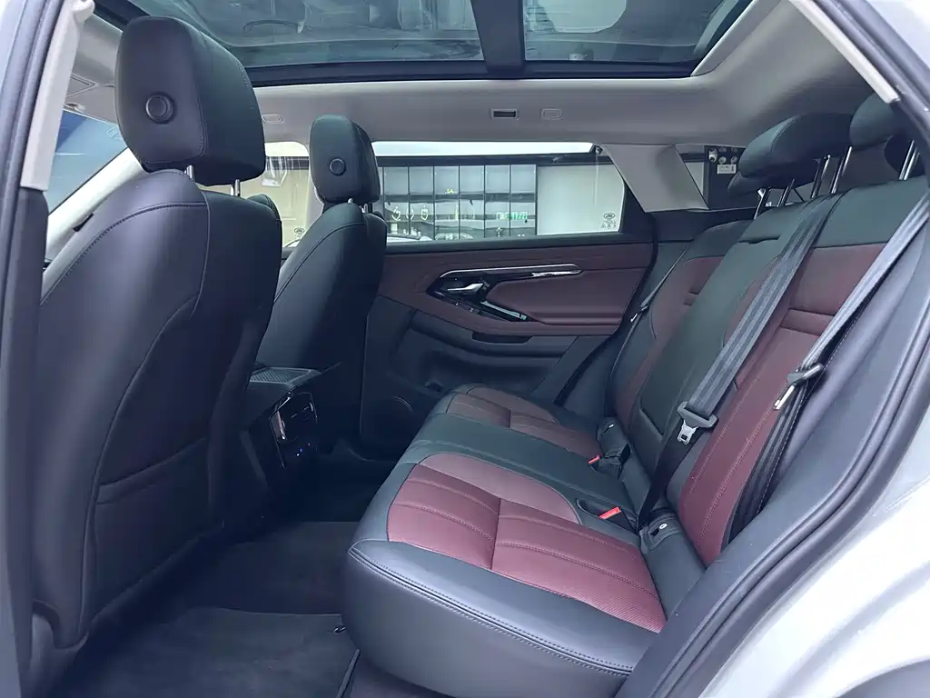Land Rover Range Rover Evoque L P300e PHEV 2023 - thumbnail 9
