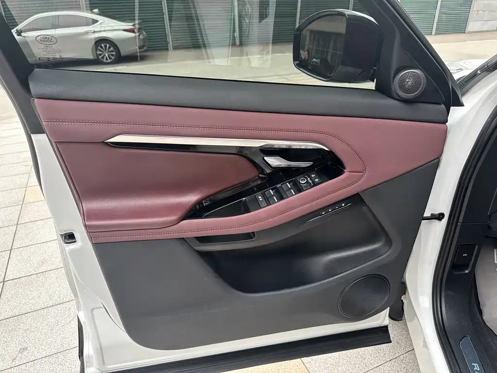 Land Rover Range Rover Evoque L P300e PHEV 2022 - thumbnail 15