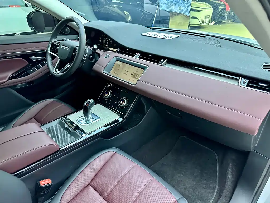 Land Rover Range Rover Evoque L P300e PHEV 2023 - thumbnail 12