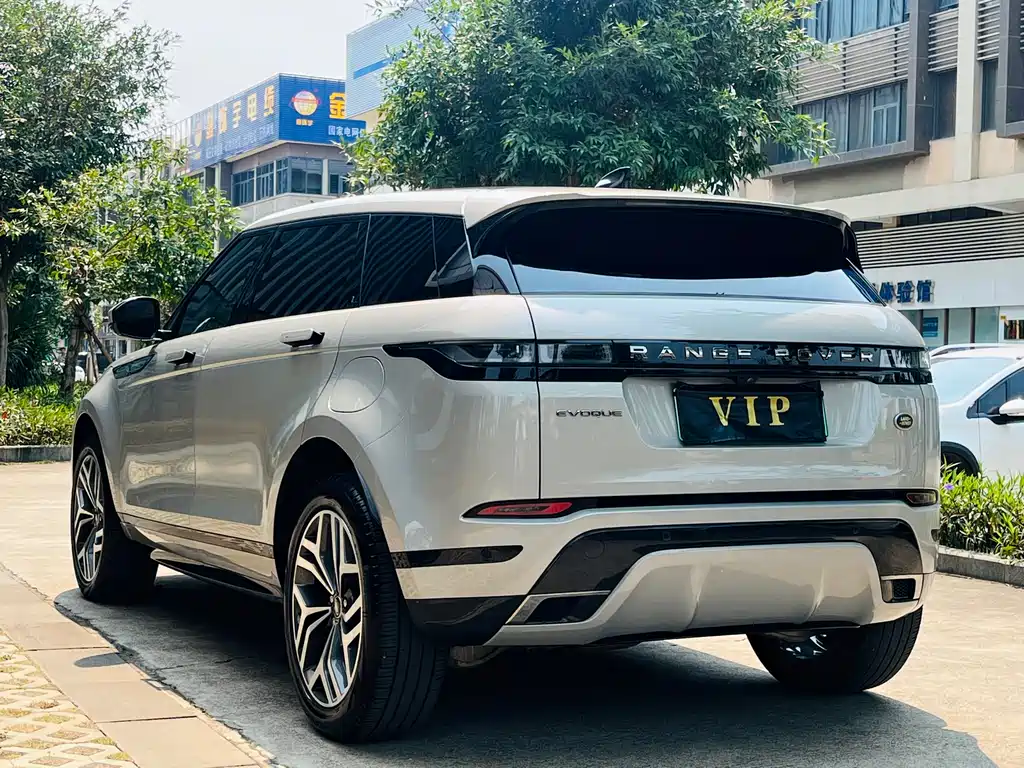 Land Rover Range Rover Evoque L P300e PHEV 2023 - thumbnail 4