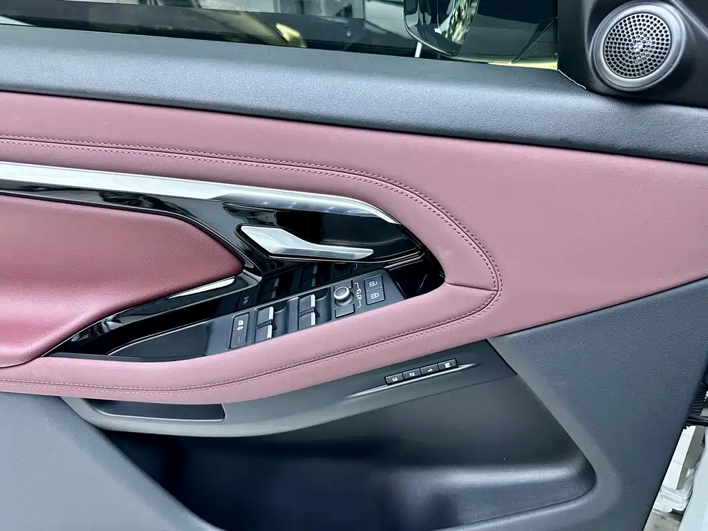 Land Rover Range Rover Evoque L P300e PHEV 2023 - thumbnail 18