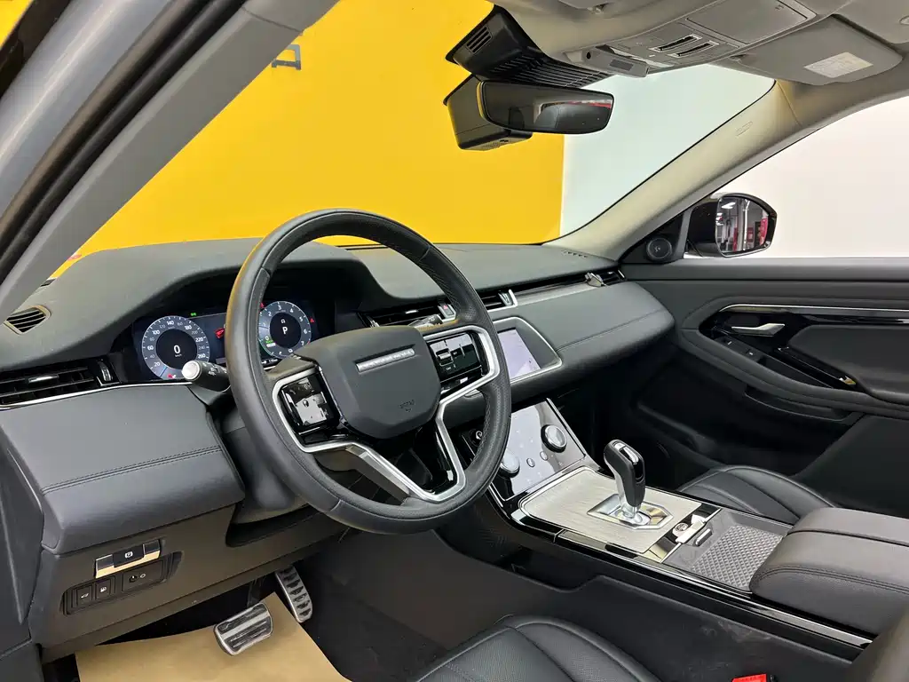 Land Rover Range Rover Evoque L P300e PHEV 2024 - thumbnail 5