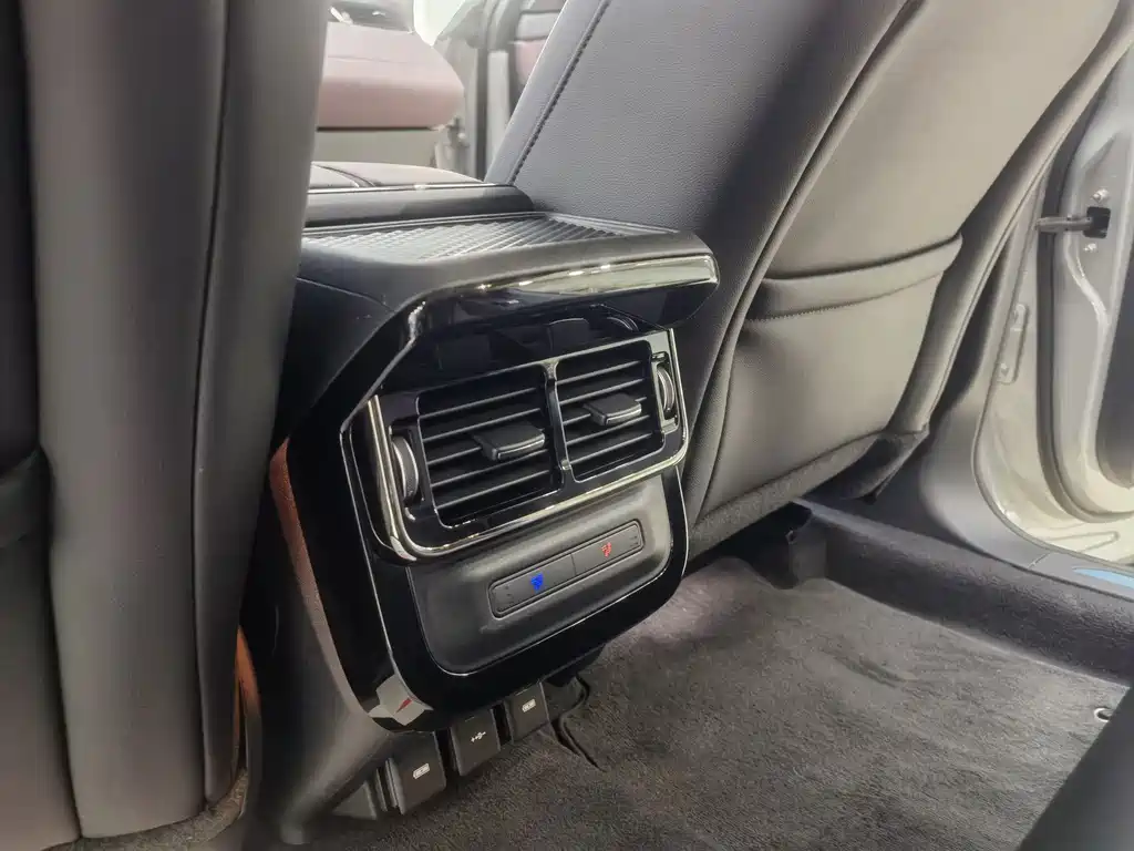 Land Rover Range Rover Evoque L P300e PHEV 2024 - thumbnail 10