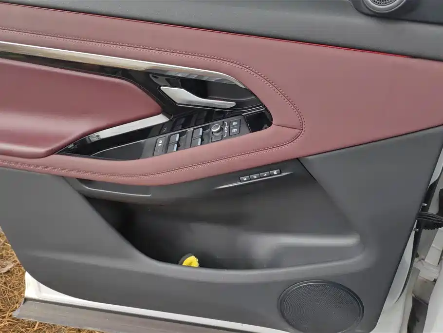 Land Rover Range Rover Evoque L P300e PHEV 2023 - thumbnail 7