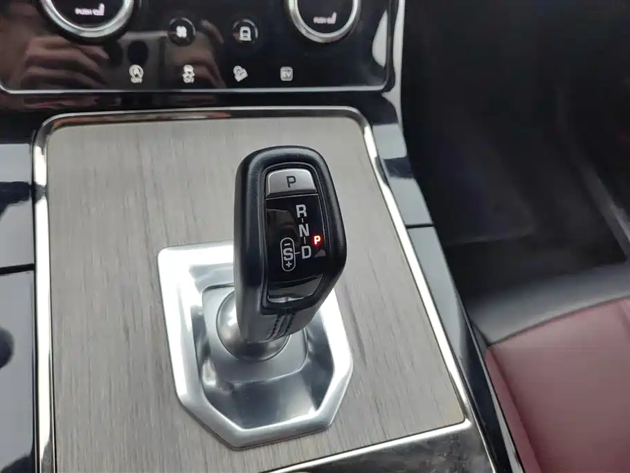 Land Rover Range Rover Evoque L P300e PHEV 2023 - thumbnail 16