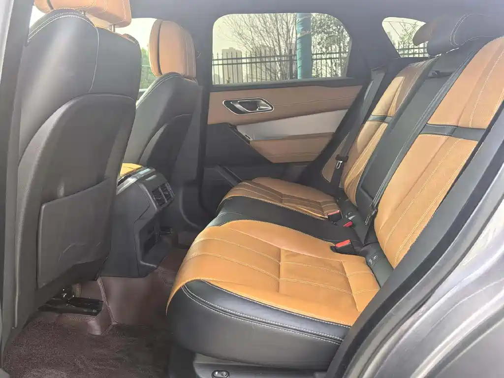 Land Rover Range Rover Velar 2023 250PS Black Badge Special Edition 2023 - thumbnail 8