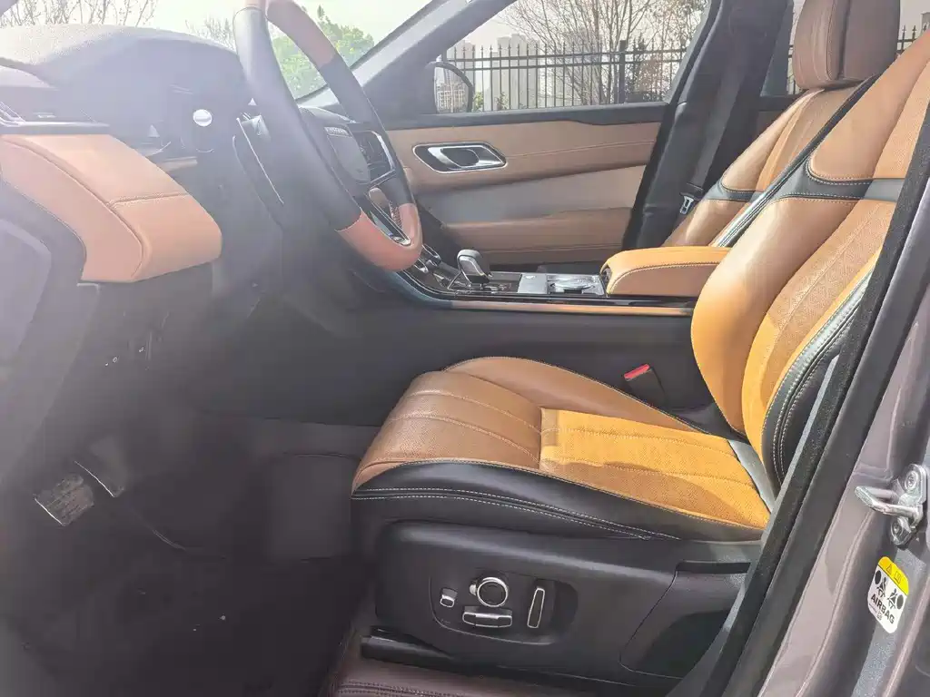 Land Rover Range Rover Velar 2023 250PS Black Badge Special Edition 2023 - thumbnail 9