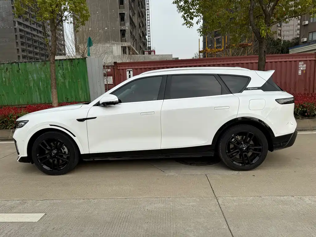 Lantu Auto Lantu FREE 2024 Long Range Intelligent Driving Edition 2023 - thumbnail 2