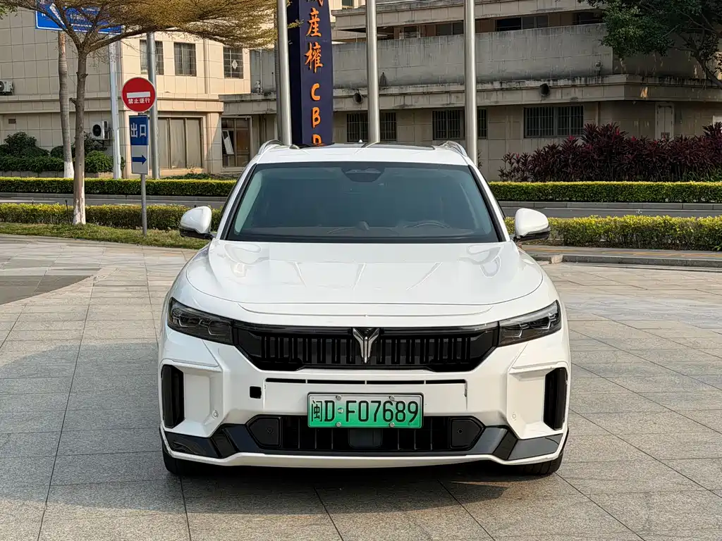 Lantu Auto Lantu FREE 2024 Long Range Intelligent Driving Edition 2024 - thumbnail 2