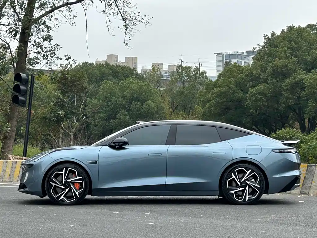 Lynk & Co Lynk & Co Z10 2024 95kWh 702km AWD Intelligent Drive Ultra 2024 - thumbnail 4