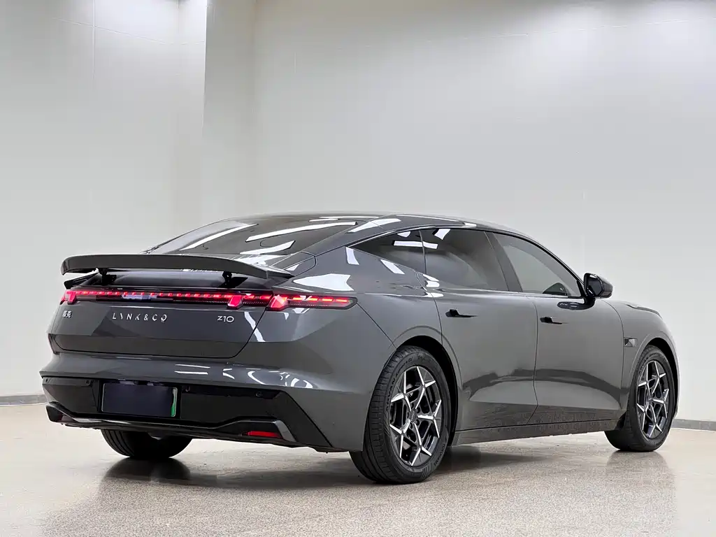 Lynk & Co Lynk & Co Z10 2024 95kWh 766km RWD Max 2025 - thumbnail 5