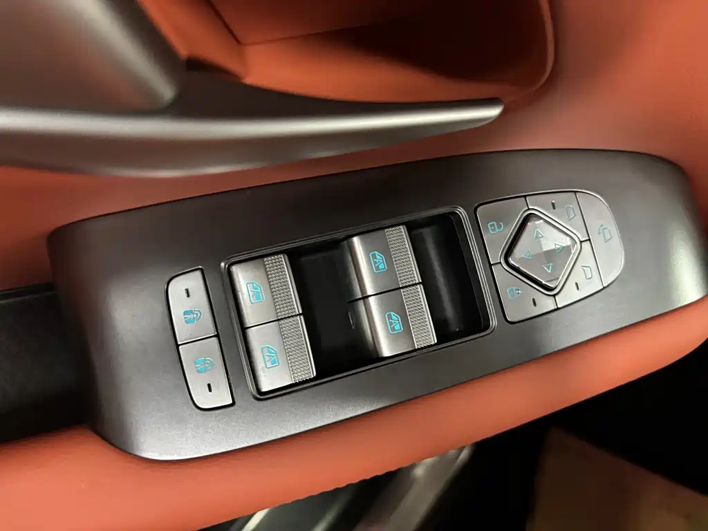 BYD (BYD Auto) Tang L 2025 DM 215KM LiDAR Flagship 2025 - thumbnail 19