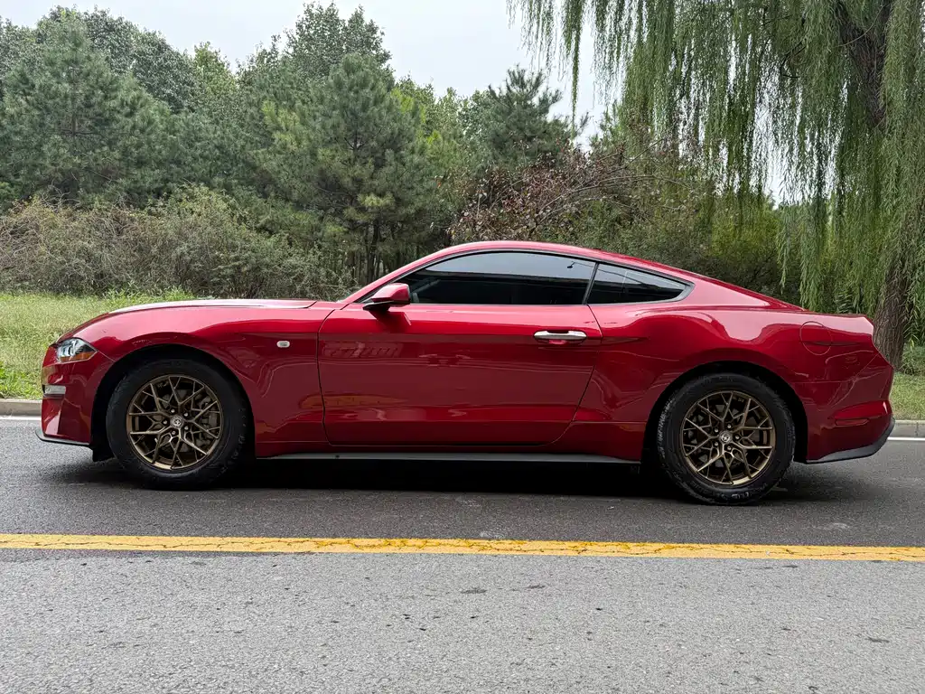 Ford Mustang 2021 2.3T EcoBoost 2023 - thumbnail 3
