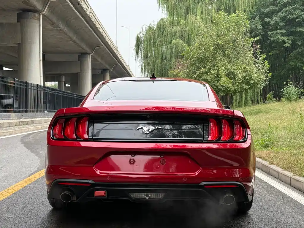 Ford Mustang 2021 2.3T EcoBoost 2023 - thumbnail 4