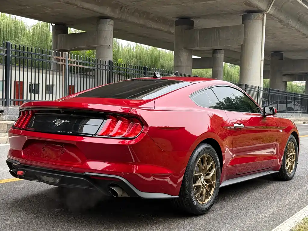 Ford Mustang 2021 2.3T EcoBoost 2023 - thumbnail 5