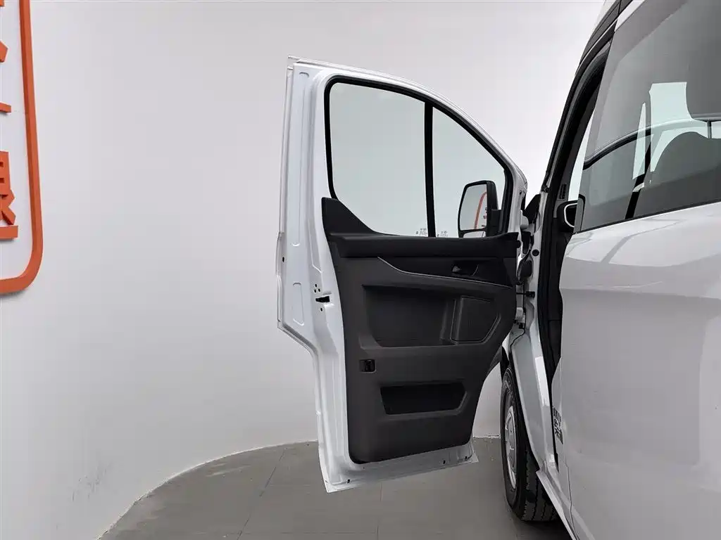 Ford Transit 2023 2.0T Diesel Manual Multi-Purpose Commercial Vehicle Medium Wheelbase Medium Roof 5/6 Seats 2024 - thumbnail 8