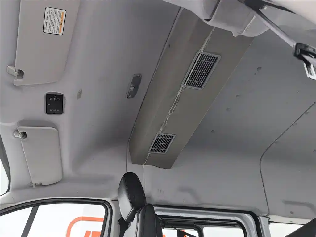 Ford Transit 2023 2.0T Diesel Manual Multi-Purpose Commercial Vehicle Medium Wheelbase Medium Roof 5/6 Seats 2024 - thumbnail 14